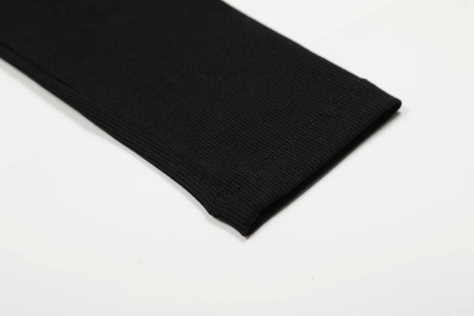 Open YY Heart Shield Knit Top Black - 16