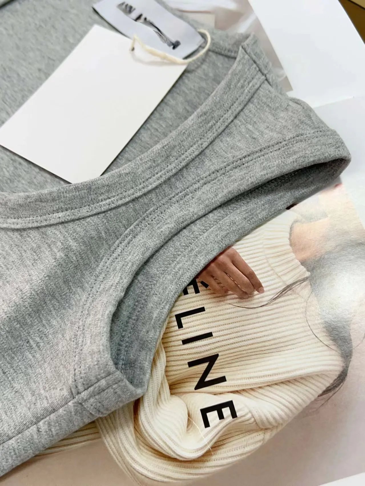 Design Minimalist Gray Square-Neck Vest-Top - 3