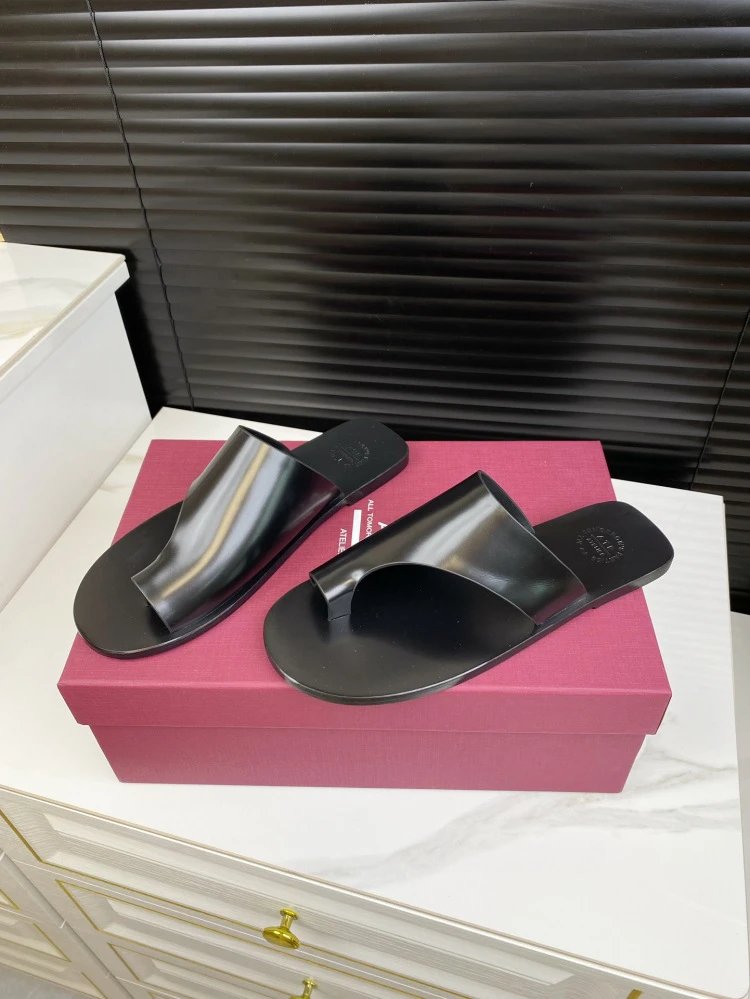 A.P.C. Tabi Slide Black Sandals - 17
