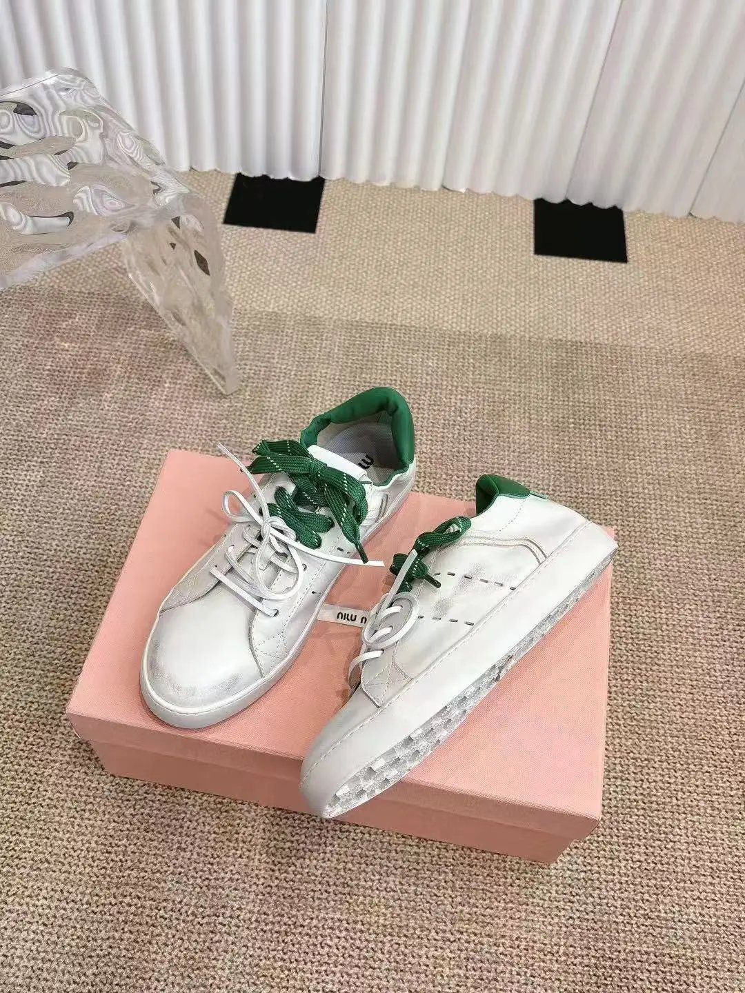 Off-White Diagonal Arrow Low Top White Sneakers - 6