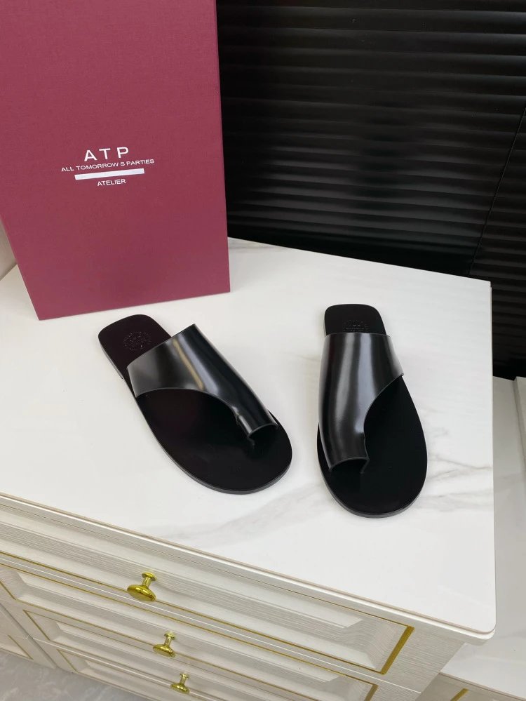 A.P.C. Tabi Slide Black Sandals - 20
