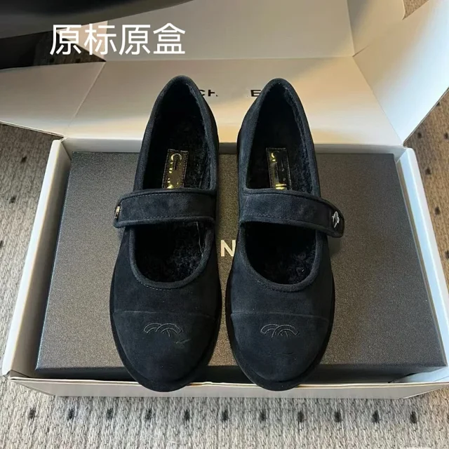 Chanel Casual Shoes Shearling-Lined Mary Jane Flats product detail image 4