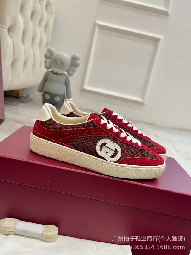Gucci Sneakers Interlocking G low-top lace-up product detail image 1
