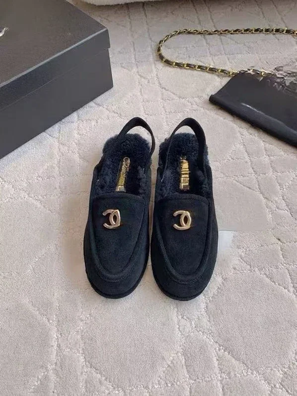Chanel Casual Shoes Shearling-Lined Slingback Loafers with CC Hardware product detail image 2