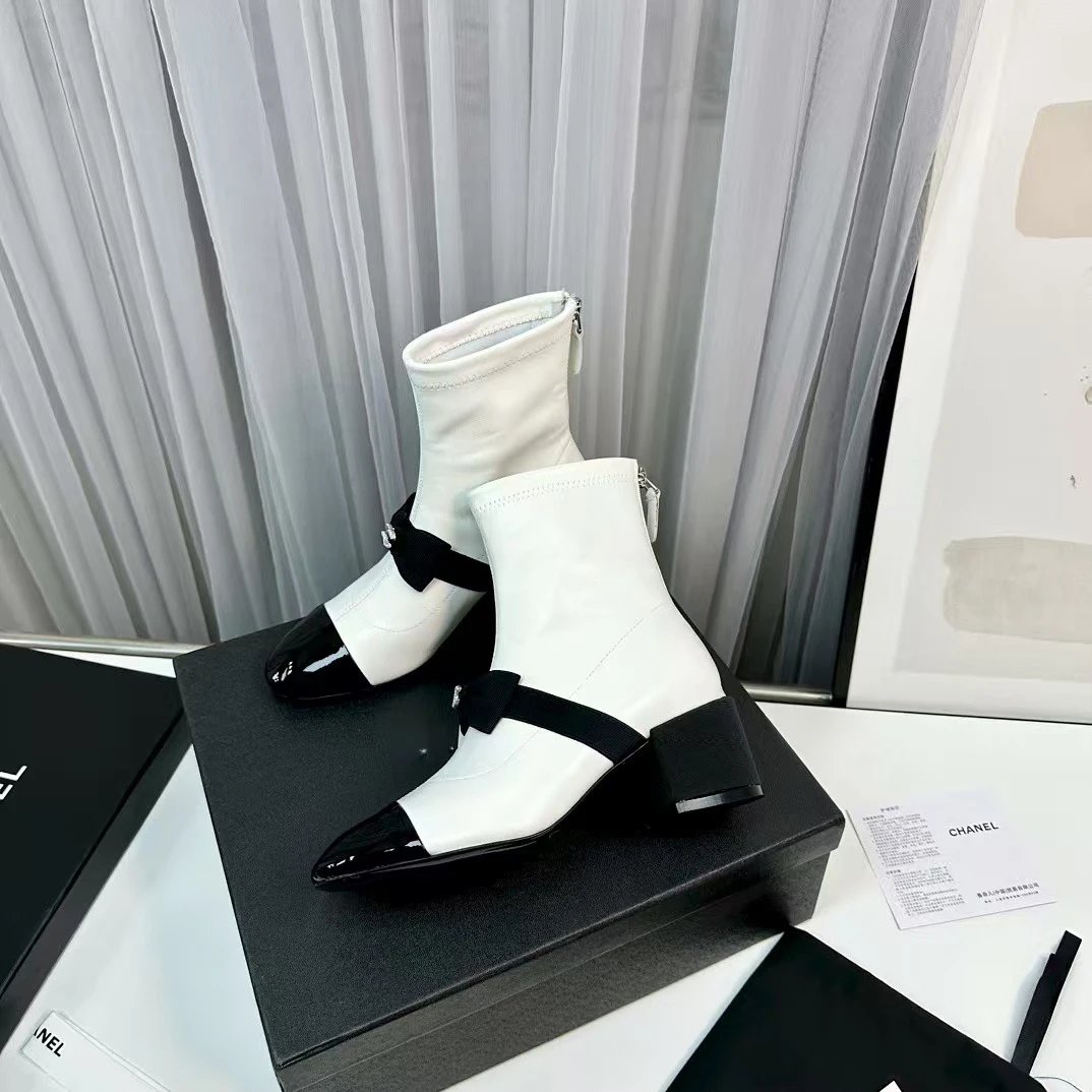 Chanel Bow-Adorned Cap-Toe Ankle Boots White and Black - 6