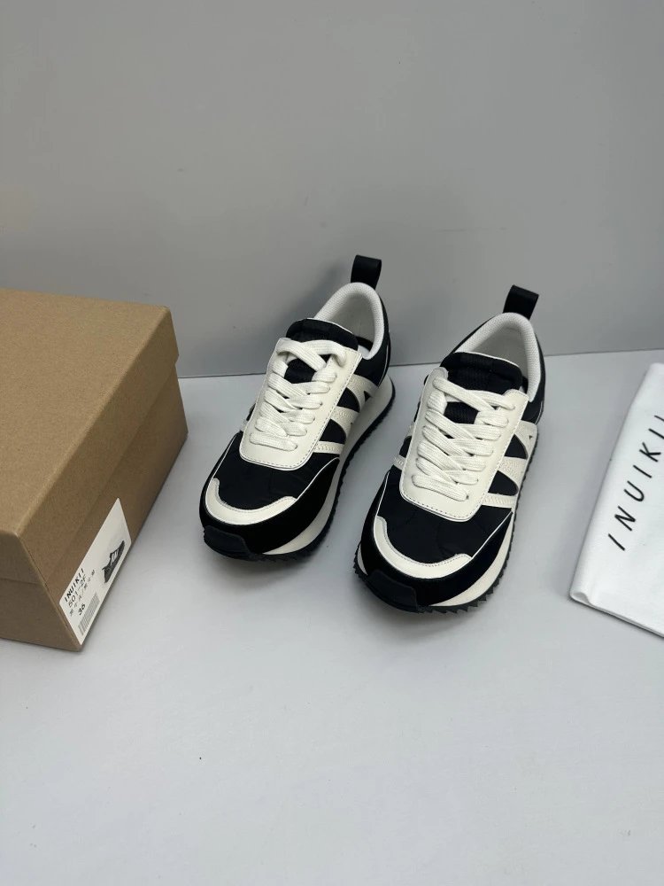 Uiki Chunky Sneakers Black and White Sneakers - 17