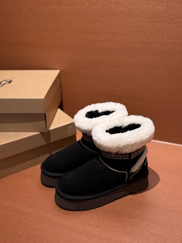UGG Boots Fur-Lined Platform Ankle with Patterned Trim product detail image 11