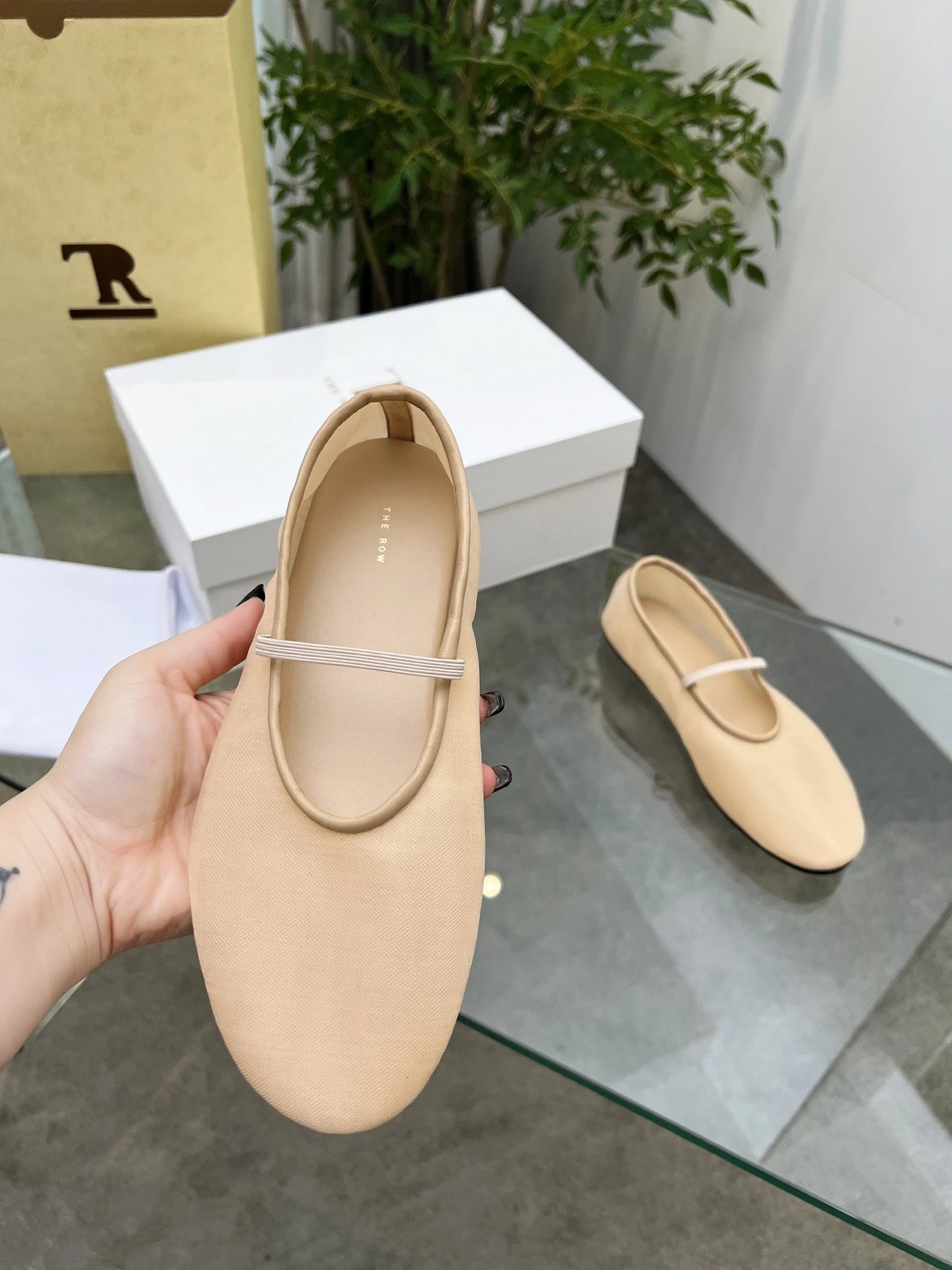 The Row Mary Jane Flat Black Shoes - 25