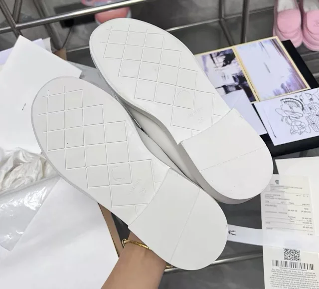 Chanel Leather Shoes Quilted CC Logo Loafers product detail image 1
