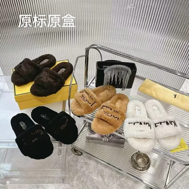 Fendi Slippers Shearling open-toe logo-strap product detail image 2