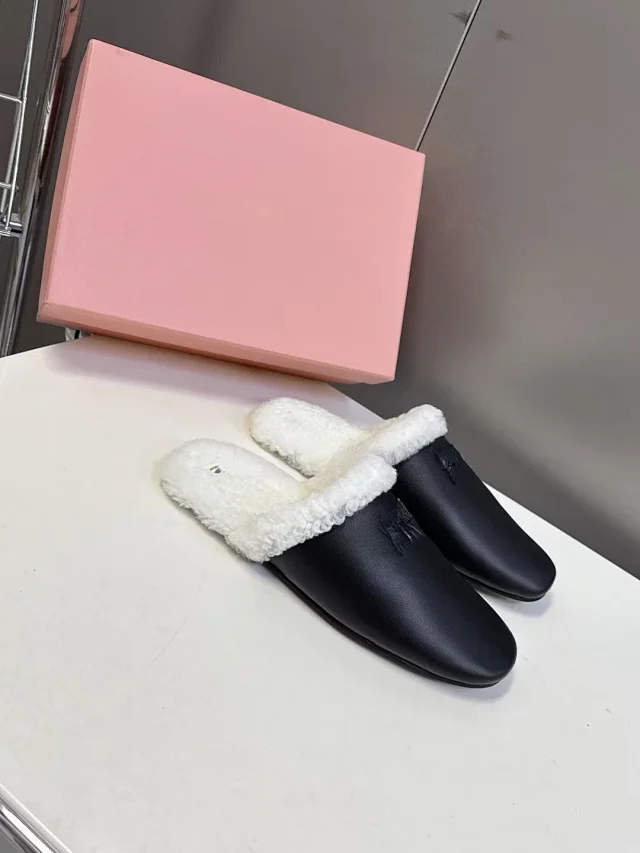 Tory Burch Slippers Shearling-Lined Leather Mule product detail image 5