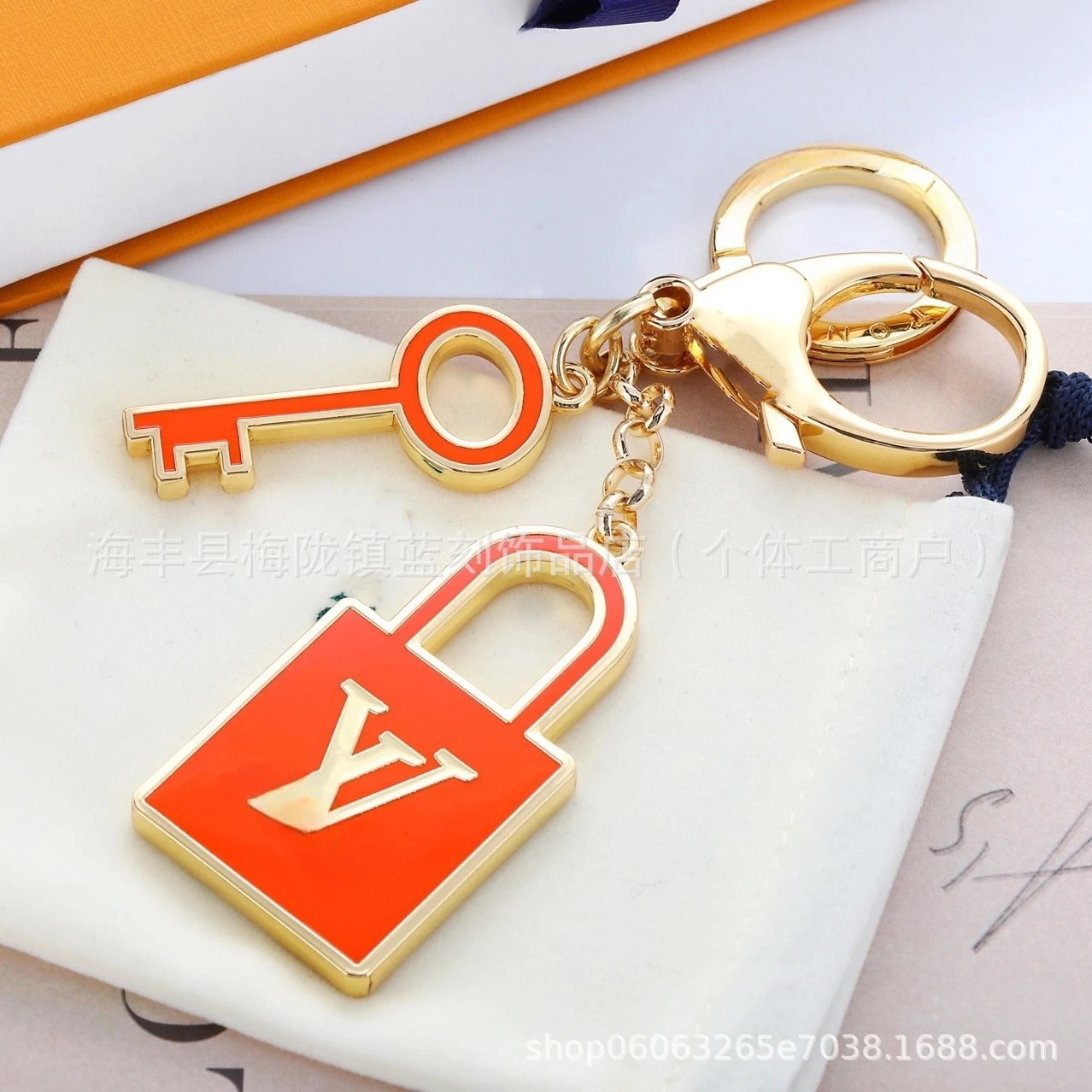 Louis Vuitton Monogram Clear Acrylic Card Holder Keychain - 3