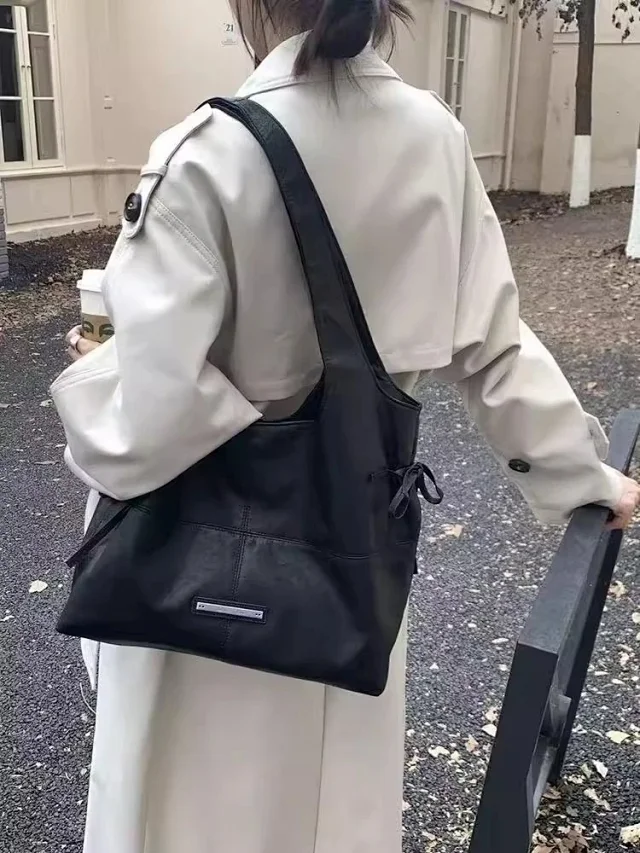 Matin Kim Shoulder Bags Side-Bow Tote product detail image 18