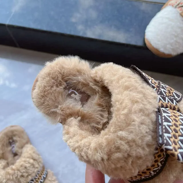 Unbranded Slippers Faux-Fur with Woven Bow Straps product detail image 7