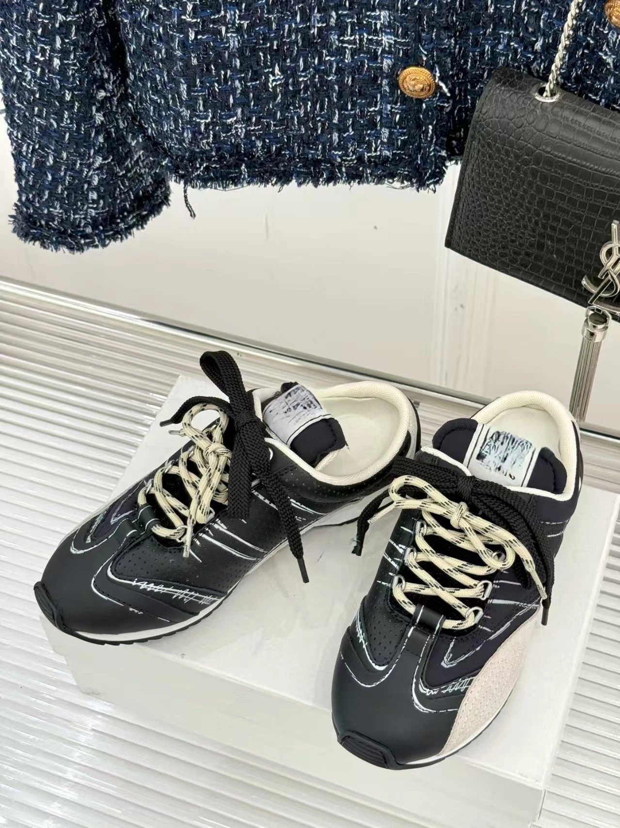 Off-White Diagonal Line Runner Black Beige Sneakers - 4