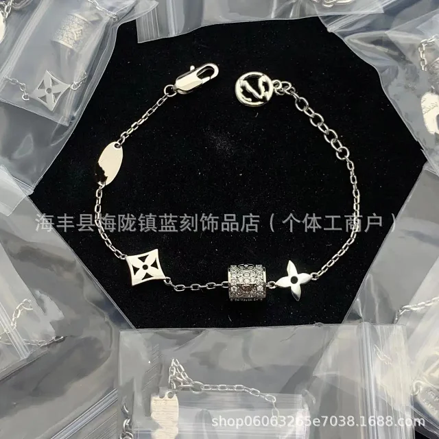 Louis Vuitton Jewelry Monogram Charm Chain Bracelet product detail image 4