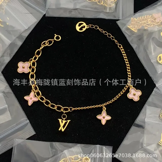 Louis Vuitton Jewelry Monogram Charm Chain Bracelet product detail image 5