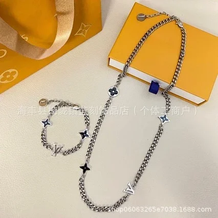 Louis Vuitton Jewelry Monogram Flower Chain product detail image 2