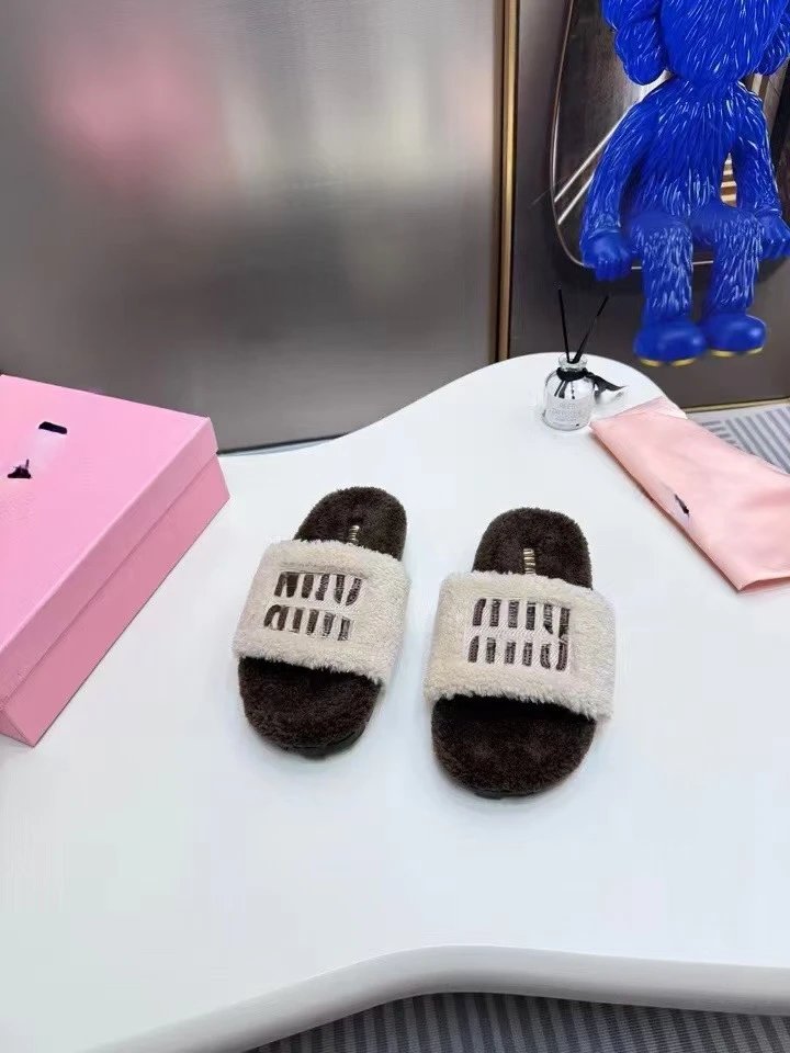 UGG Fluff Yeah Slide Brown Shearling Slippers - 8