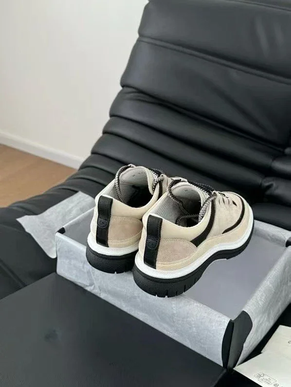Chanel Sneakers Low-Top Lace-Up Quilted product detail image 6