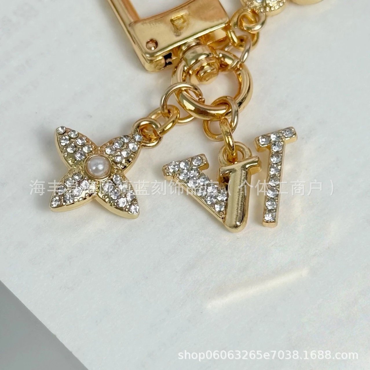 Louis Vuitton Monogram Flower LV Charm Gold-tone Keychain - 3