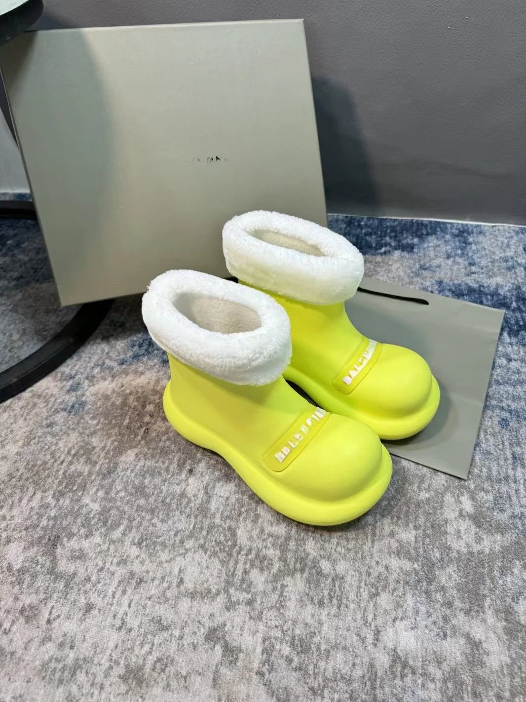 Balenciaga Boots Faux-fur-lined short rain with chunky soles — Yellow