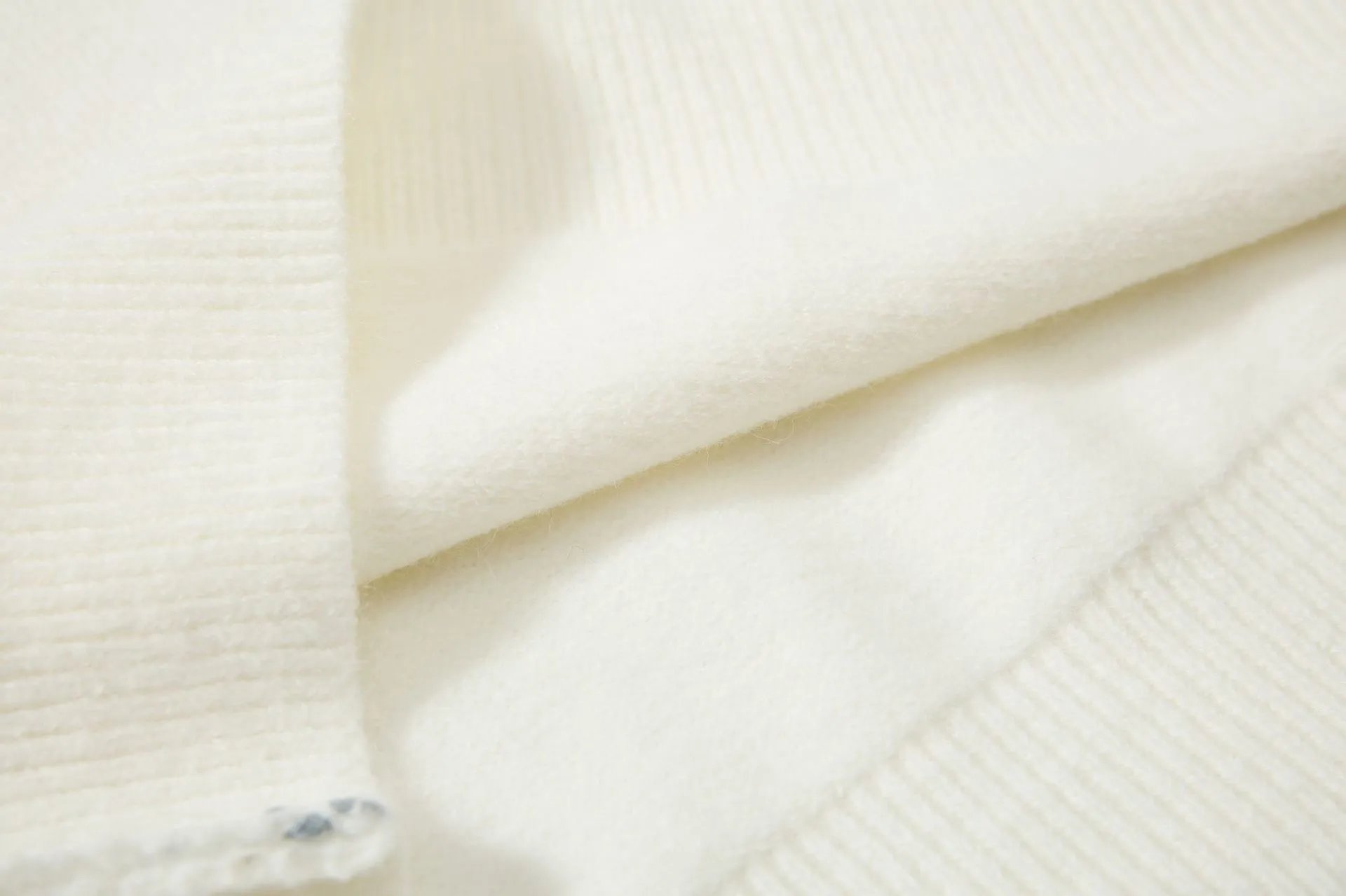 Matin Kim Embroidered Cropped Sweater Off-White - 29