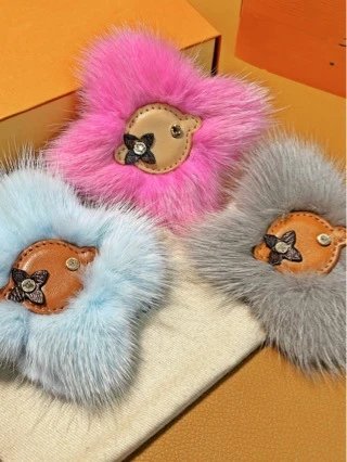 Fendi Baguette Fur Keychain Gray - 3