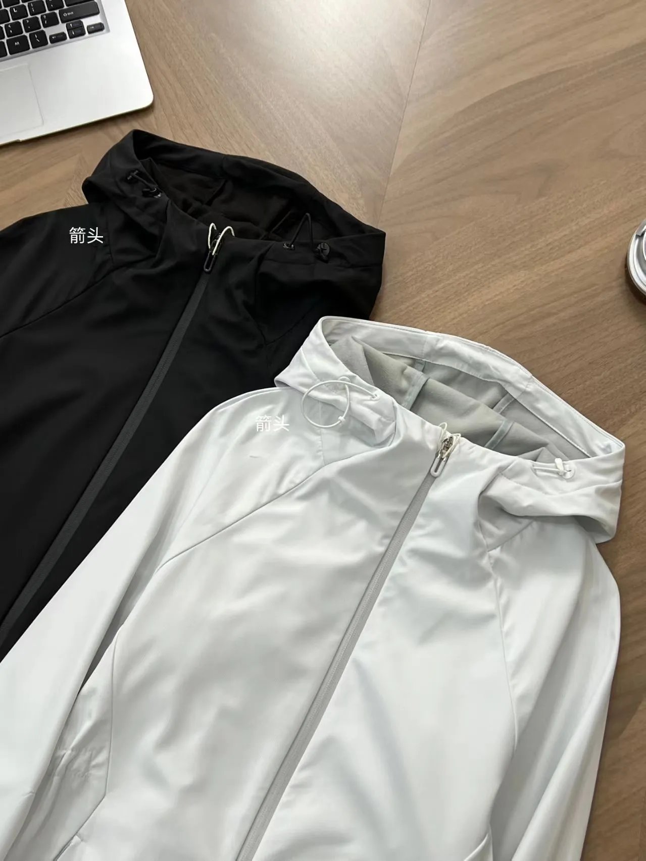 Design Lightweight Hooded Windbreaker White Outerwear - 2