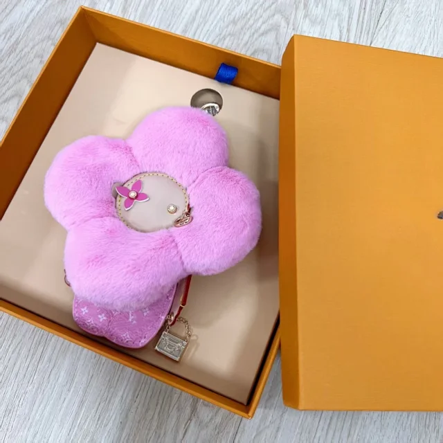 Unbranded Uncategorized Plush flower bag charm keychain with mini handbag pendant product detail image 4