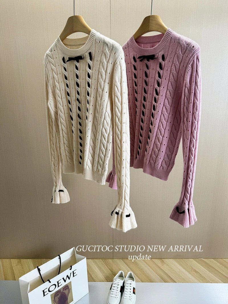 Off-White Cable Knit Sweater with Black Bow Detail White Sweater - 4