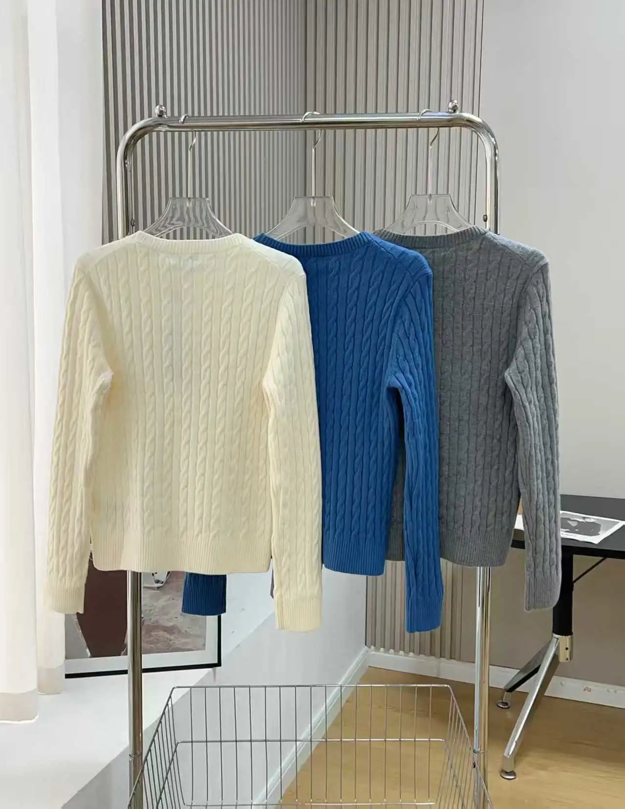 H Knit Cable Sweater Cream Sweater - 2