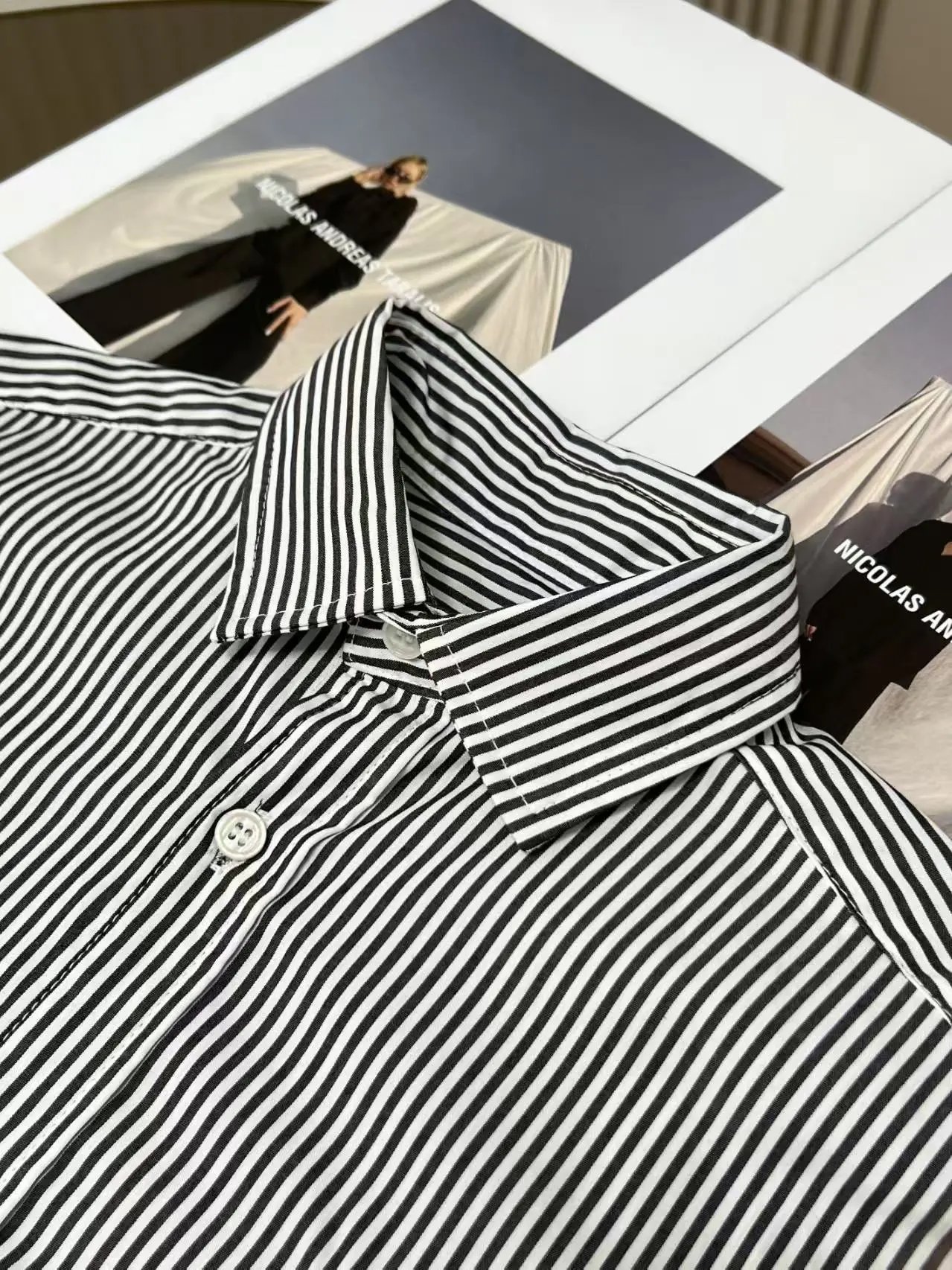 Design Striped Classic Fit Shirt in Black and White - 6