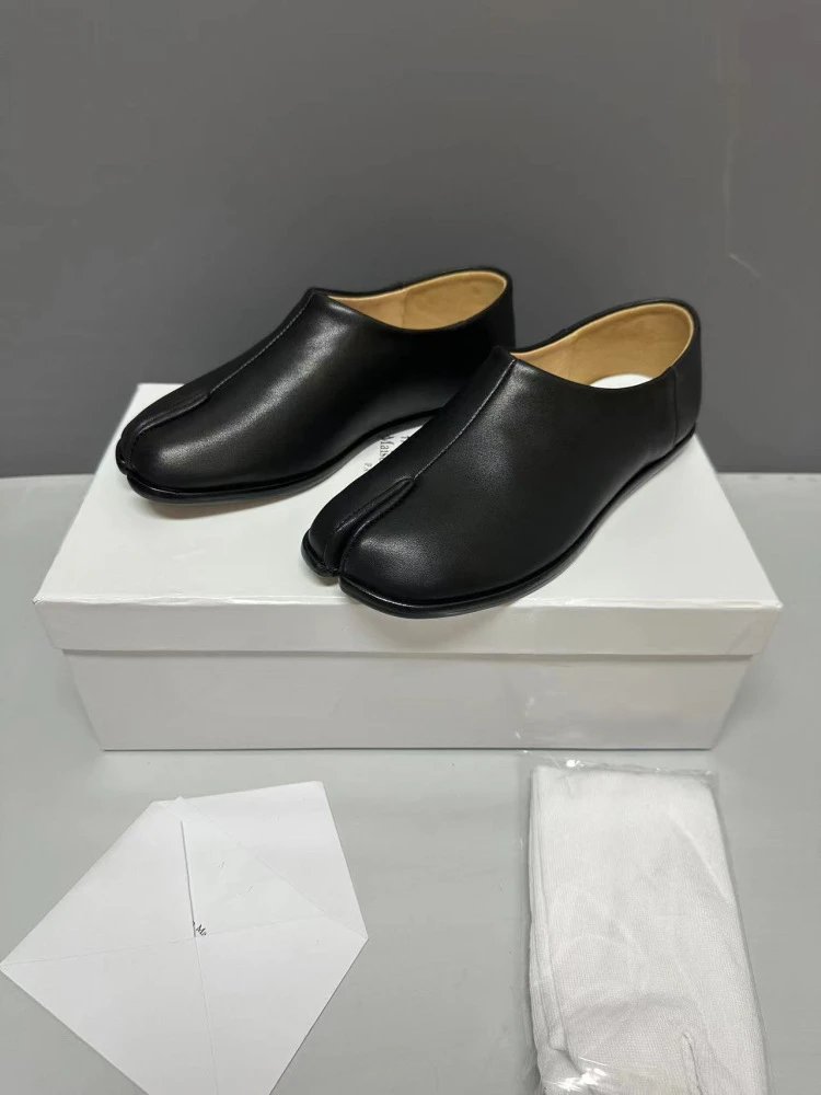 Maison Margiela Tabi Loafers Black Leather Slip-On Shoes - 10