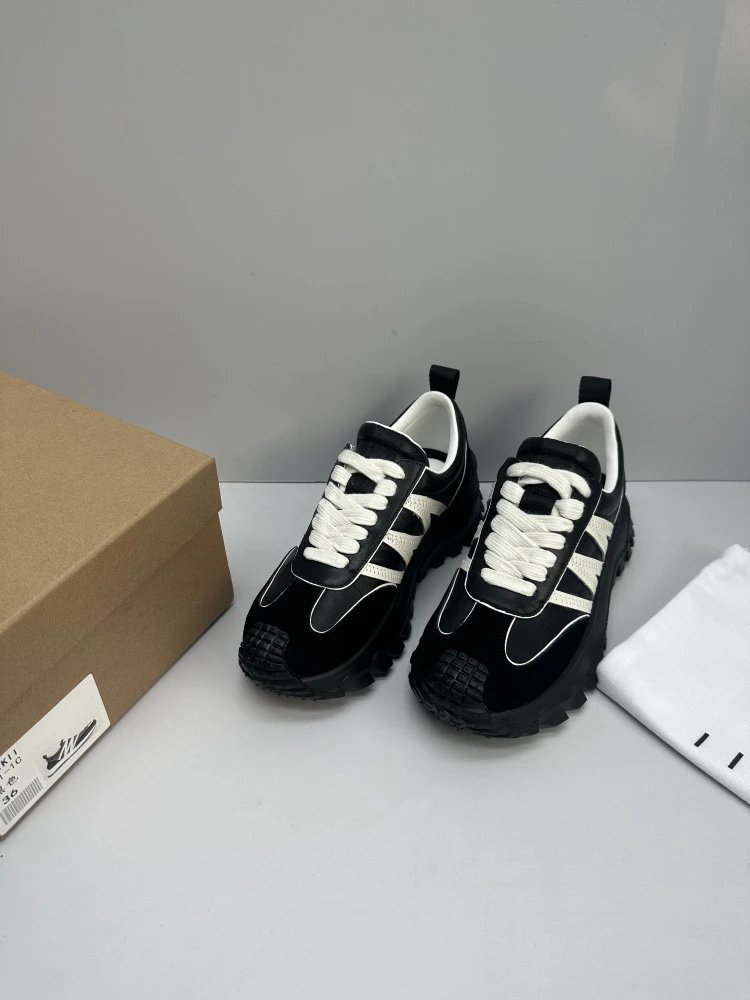 Uiki Chunky Sneakers Black and White Sneakers - 10