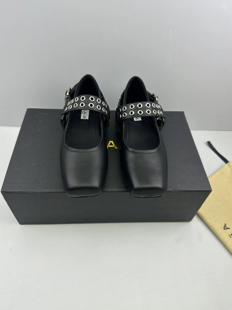 Valentino Garavani Rockstud Mary Jane White Leather Shoes - 11