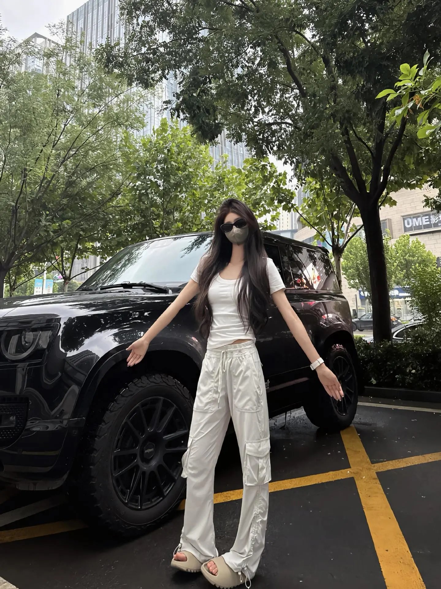 Design Cargo Pants in Off-White with Drawstring Waist and Utility Pockets - 30