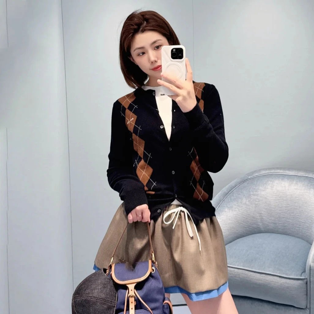 Miu Miu Argyle Knit Short-Sleeve Sweater Navy Brown Beige - 4