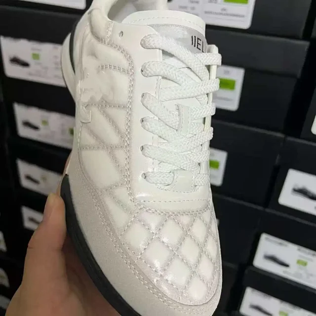 Chanel Sneakers Quilted Low-Top product detail image 2