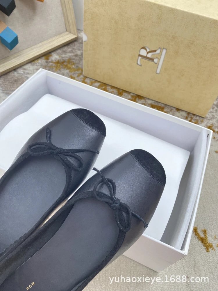 Rochas Ballet Flats Black Leather Shoes - 16
