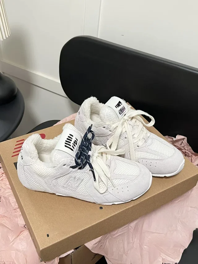 Miu Sneakers 530 SL Shearling-Lined product detail image 3