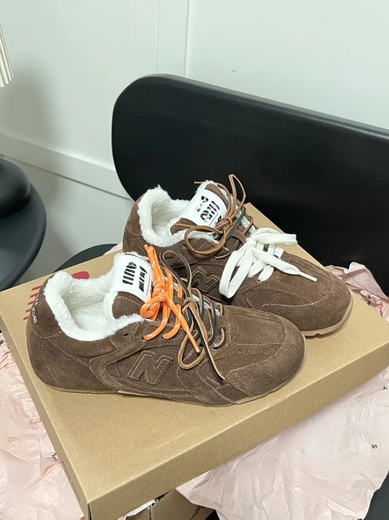 New Balance 990v6 Brown Shearling Lined Sneakers - 6
