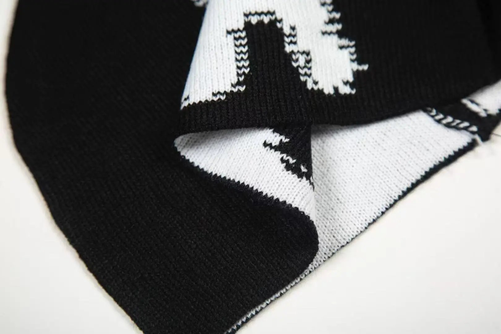 Saint Tears Pixel Cat Beanie Black - 16