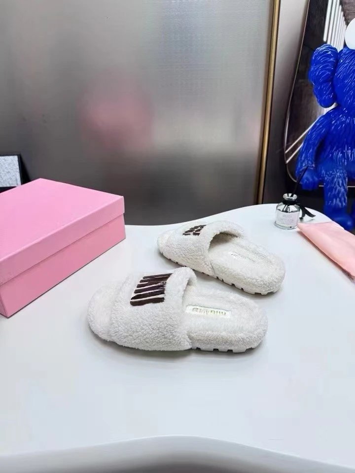 UGG Fluff Yeah Slide Brown Shearling Slippers - 10