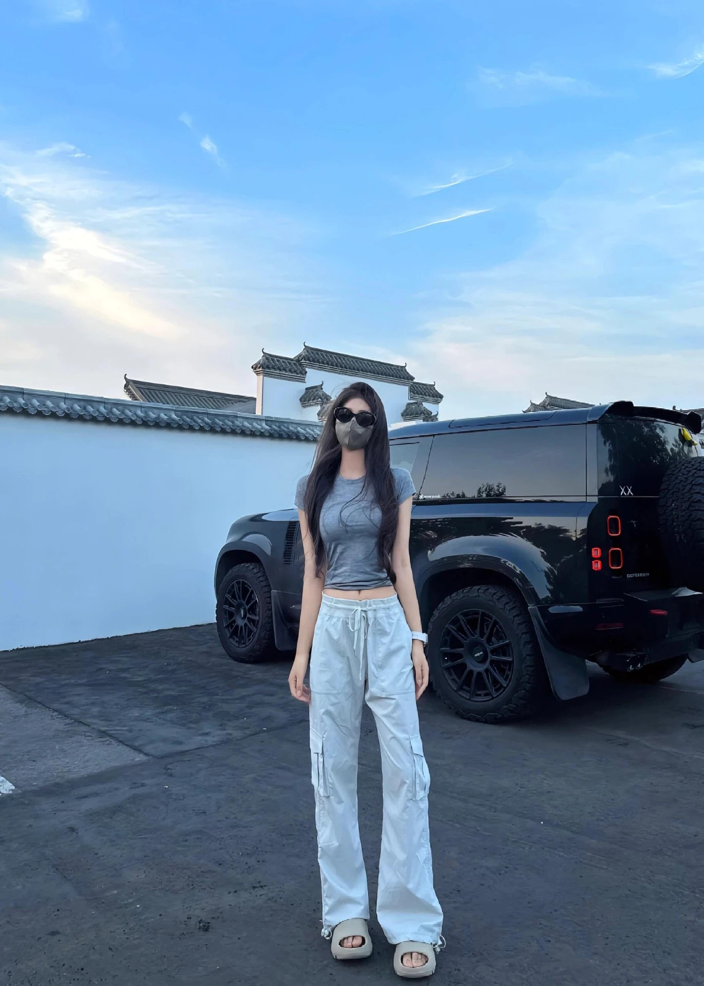 Design Cargo Pants in Off-White with Drawstring Waist and Utility Pockets - 15