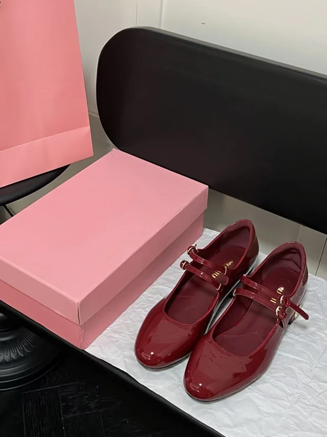 Miu Leather Shoes Patent Double-Strap Mary Jane Low-Heel product detail image 3