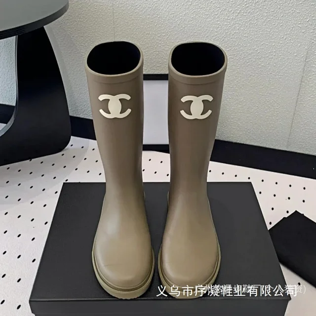 Chanel Boots Knee-High Rubber Rain with CC Logo product detail image 2