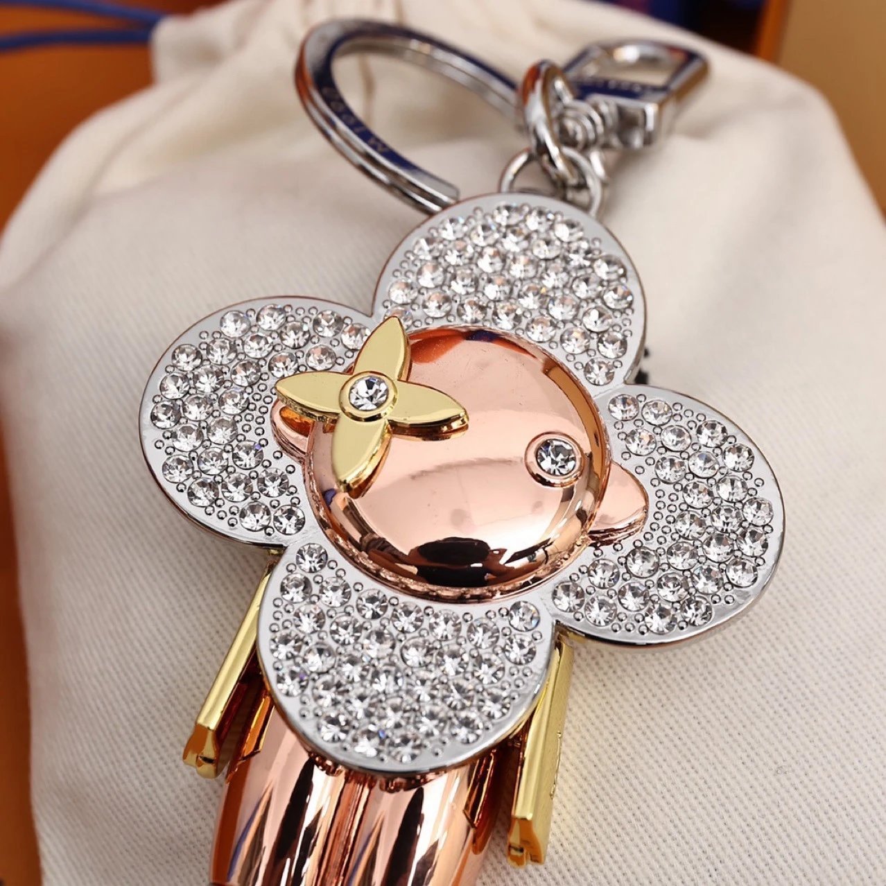 Red Flower-Shaped Keychain Charm Accessory - 5