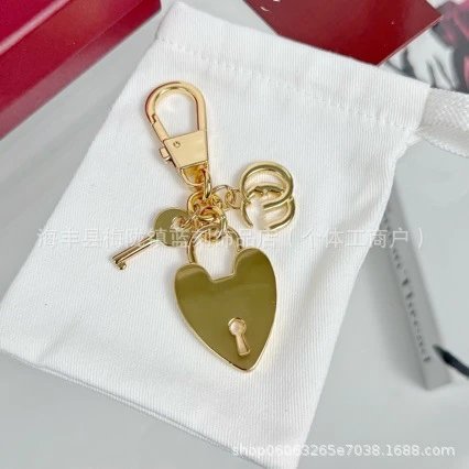 Gucci Padlock Heart Charm Pink Gold-Tone Accessories - 4