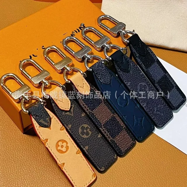 Louis Vuitton Uncategorized Leather Keychain with LV Charm product detail image 5